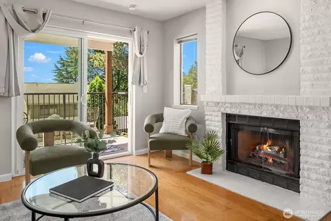 406 10th St #C202, Kirkland, WA 98033