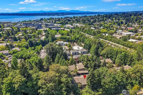 406 10th St #C202, Kirkland, WA 98033