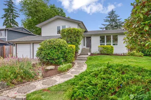 4303 NE 24th St, Renton, WA 98059