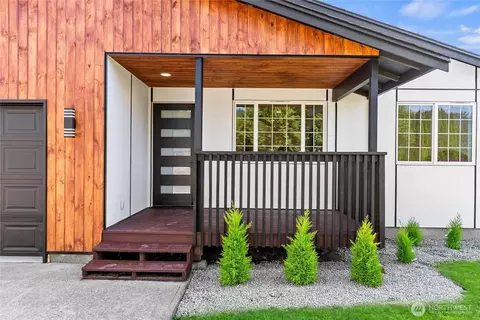 Exterior - 603 Washington Ave SE, Orting, WA 98360 photo 8 of 12