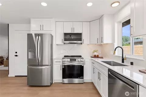 Kitchen - 603 Washington Ave SE, Orting, WA 98360 photo 2 of 5
