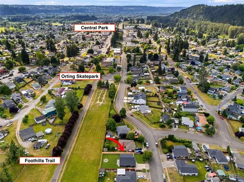 View/Area - 603 Washington Ave SE, Orting, WA 98360 photo 2 of 5
