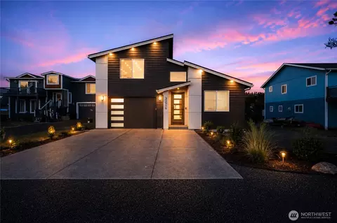 32916 G St, Ocean Park, WA 98640