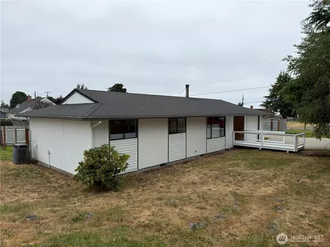 826 N Beech St, Port Angeles, WA 98362
