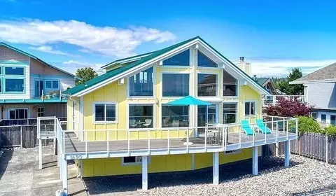 1630 Edwards Dr, Point Roberts, WA 98281