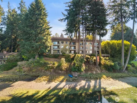 923 Pershing Ave # 205, Bremerton, WA 98312