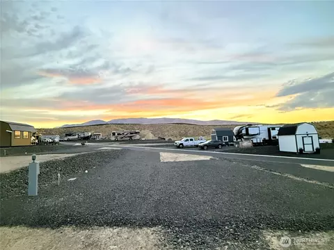 1769 Naches Wenas Rd #83, Selah, WA 98942