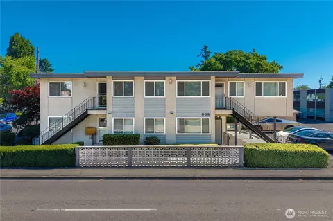 809 N 6th St, Renton, WA 98057