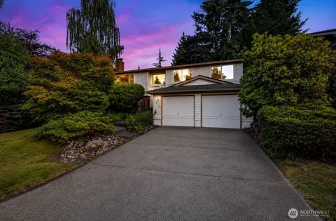 12705 SE 74th St, Newcastle, WA 98056