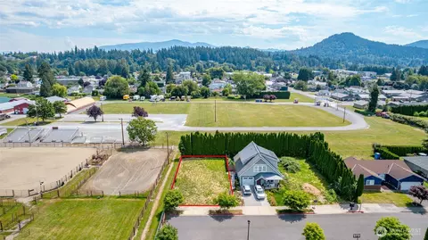 1720 S Walter St, Mount Vernon, WA 98273