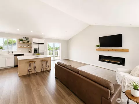 576 Saddle Rock Loop, Wenatchee, WA 98801