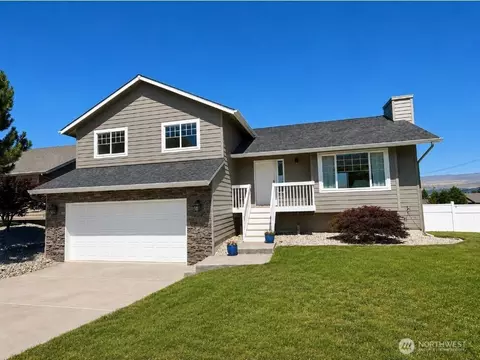 576 Saddle Rock Loop, Wenatchee, WA 98801