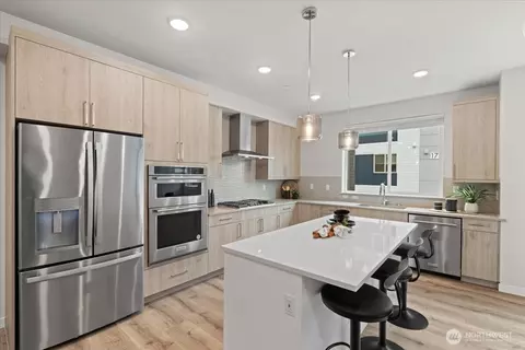 Kitchen - 17335 90th Dr NE #B, Bothell, WA 98011 photo 1 of 3