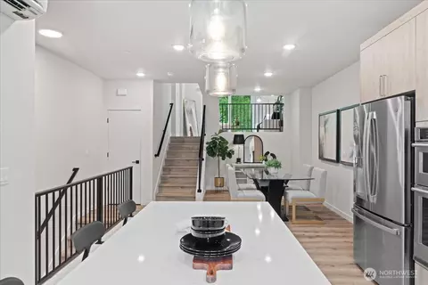 Entry Way - 17335 90th Dr NE #B, Bothell, WA 98011 photo 2 of 3