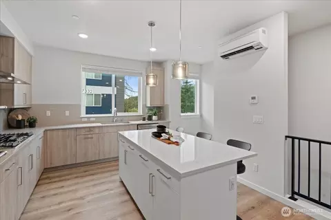 Kitchen - 17335 90th Dr NE #B, Bothell, WA 98011 photo 2 of 3