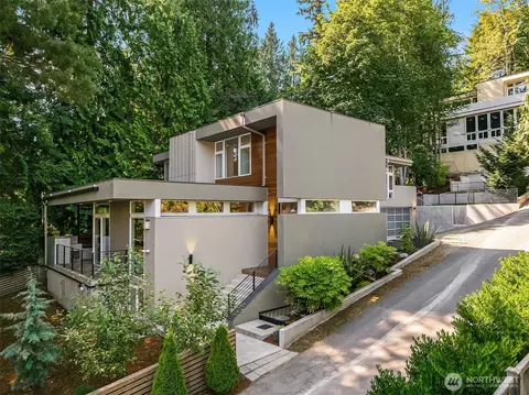 10827 108th Ln NE, Kirkland, WA 98033