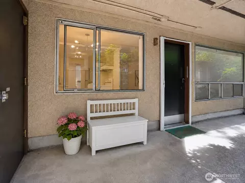 8354 11th Ave NW #5, Seattle, WA 98117