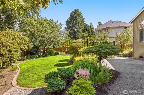 Exterior - 1917 237th Pl SE, Bothell, WA 98021 photo 5 of 7