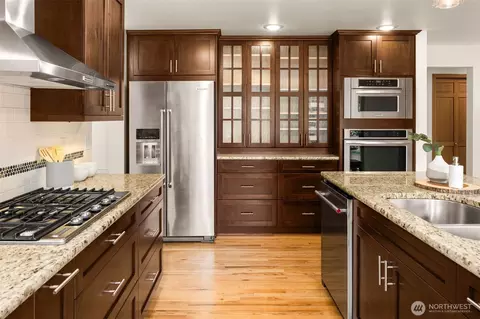 Kitchen - 1917 237th Pl SE, Bothell, WA 98021 photo 3 of 5