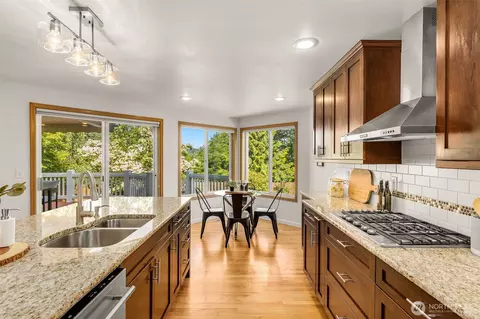 Kitchen - 1917 237th Pl SE, Bothell, WA 98021 photo 2 of 5