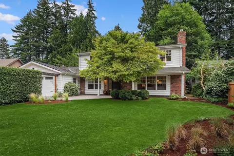 4712 90th Ave SE, Mercer Island, WA 98040