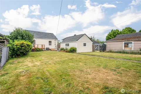 Exterior - 527 24th Ave, Longview, WA 98632 photo 7 of 7