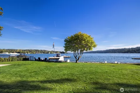 10929 SE Lake Rd, Bellevue, WA 98004
