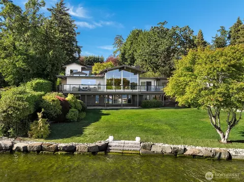 10929 SE Lake Rd, Bellevue, WA 98004