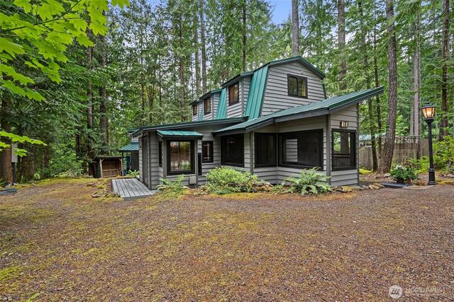 41 N Dow Pl, Hoodsport, WA 98548