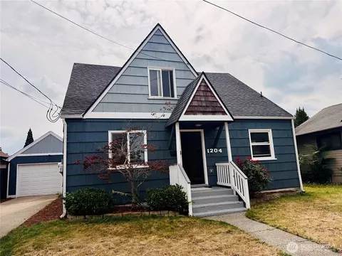 1204 4th Ave SE, Puyallup, WA 98372