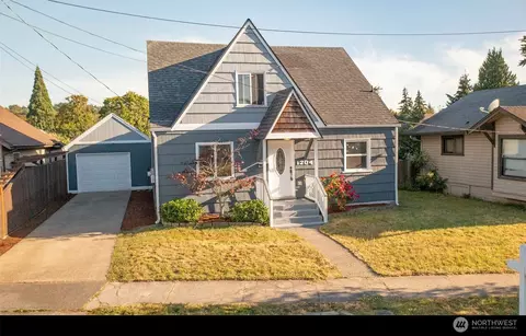 1204 4th Ave SE, Puyallup, WA 98372