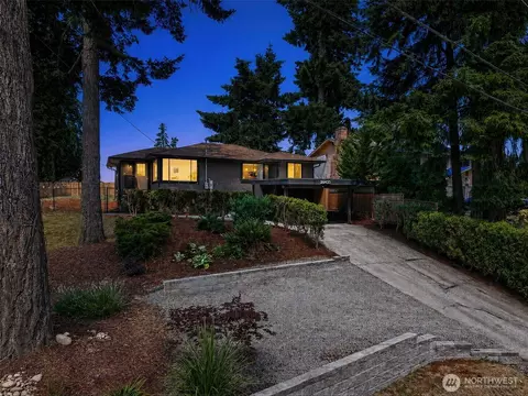 28433 Old Military Rd S, Federal Way, WA 98003