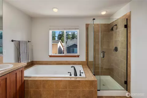 Bath - 3130 171st Pl SE, Bothell, WA 98012 photo 4 of 6