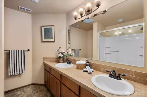 Bath - 3130 171st Pl SE, Bothell, WA 98012 photo 6 of 6