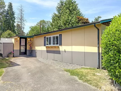 8730 206th St SE #6, Snohomish, WA 98296