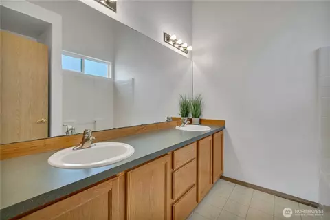 Bath - 8418 201st St E, Spanaway, WA 98387 photo 1 of 2