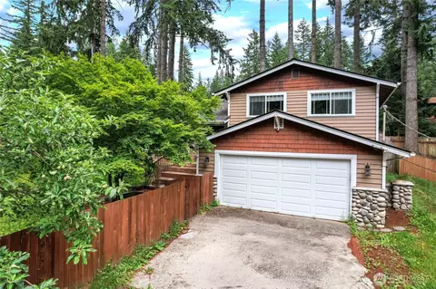 3546 Longhorn Dr NW, Bremerton, WA 98312