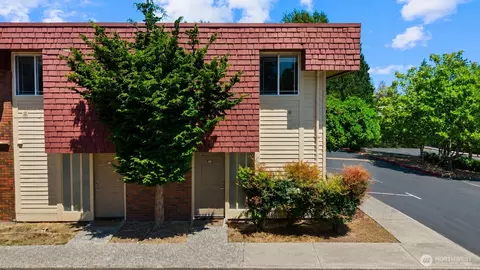 513 142nd Ave SE #72, Bellevue, WA 98007