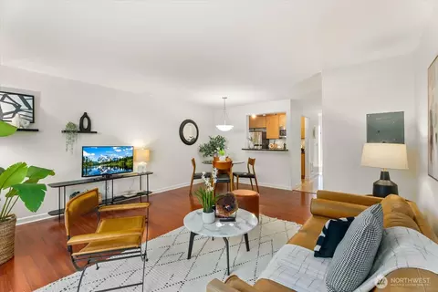 513 142nd Ave SE #72, Bellevue, WA 98007