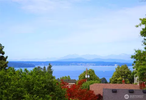 5039 41st Ave SW #2, Seattle, WA 98136
