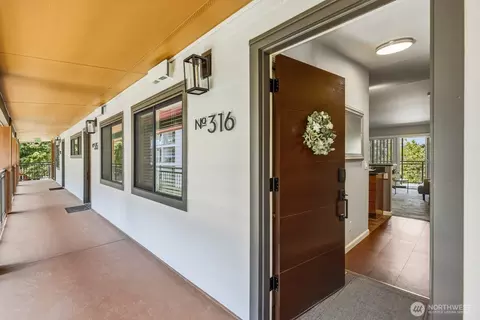 130 105th Ave SE #316, Bellevue, WA 98004