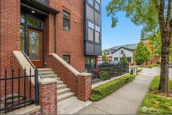 1186 NE Park Dr NE, Issaquah, WA 98029