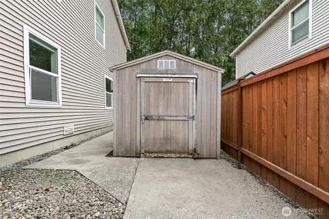 Exterior - 908 Daffodil Ave NE, Orting, WA 98360 photo 5 of 6