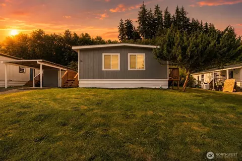 1019 Standford Dr #16, Cosmopolis, WA 98537