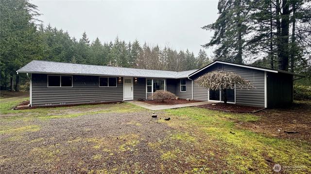 11 Webb Rd SW, Lakebay, WA 98349