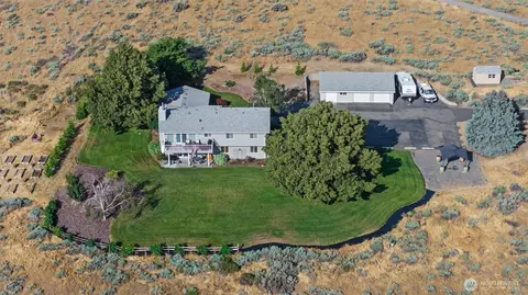703 S 48th Ave, West Richland, WA 99353