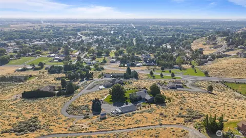 703 S 48th Ave, West Richland, WA 99353