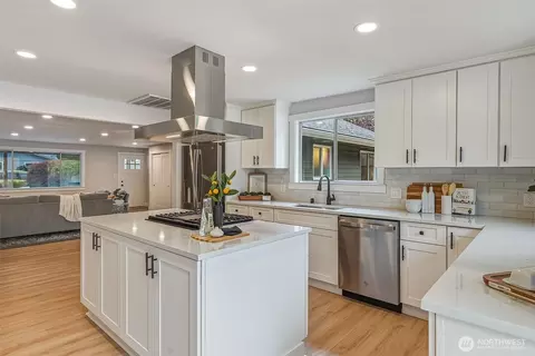 Kitchen - 4720 224th St SE, Bothell, WA 98021 photo 2 of 5