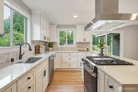 Kitchen - 4720 224th St SE, Bothell, WA 98021 photo 3 of 5