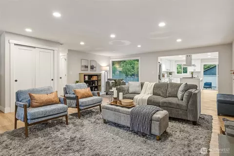 Living - 4720 224th St SE, Bothell, WA 98021 photo 4 of 4
